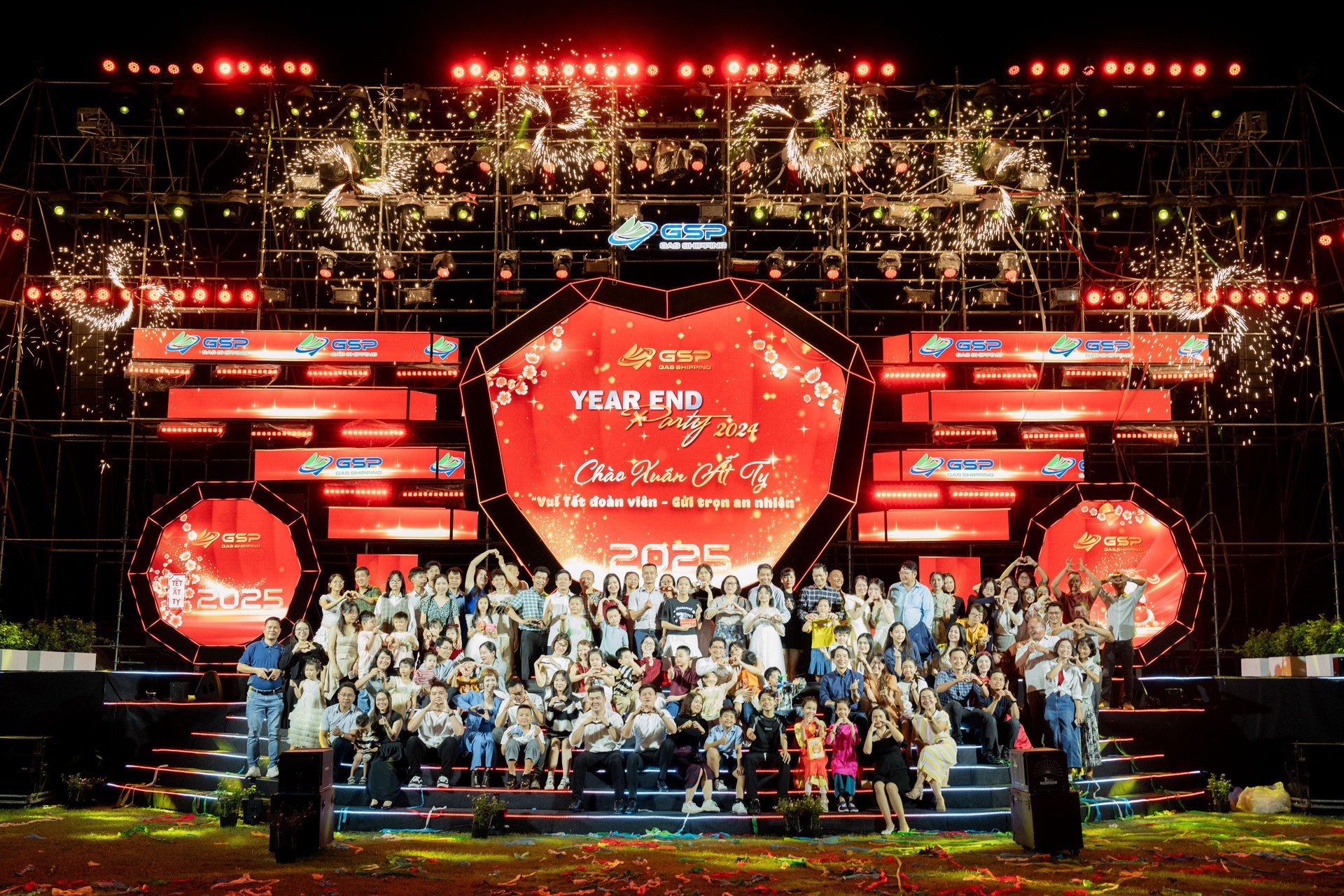 Ấm Áp và Gắn Kết tại Staff Party 2024 của Công ty Gas Shipping